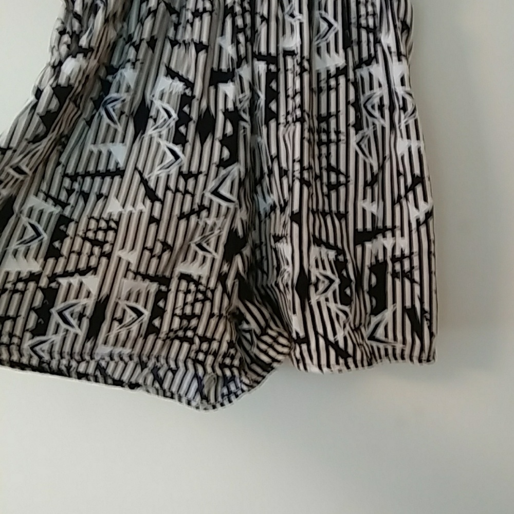 Romper - Picture 2 of 3
